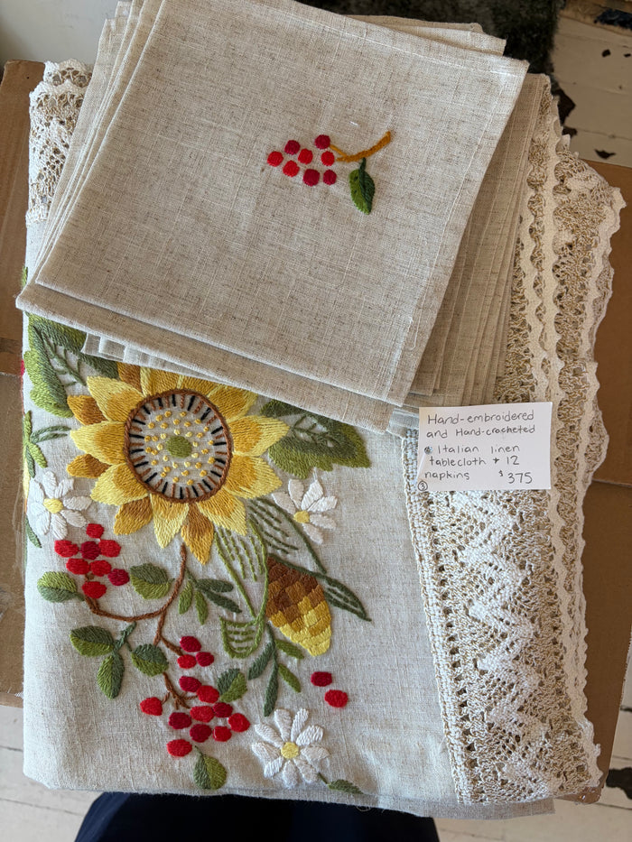 Hand embroidered Italian Linen Tablecloth and Napkin set