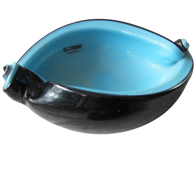 An absolutely gorgeous, medium-sized, black and aqua Murano glass shell dish from the now-closed Barbini Factory, circa 1955. A stunning vintage piece that is irreplicable and perfect for the vintage glass collector or a lover of beautiful home decor accessories.